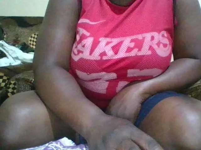 bigboobies2 on BongaCams 