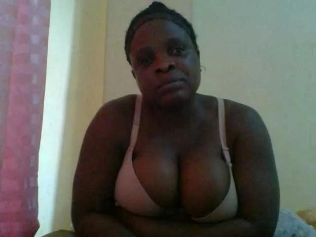 bigboobies2 on BongaCams 