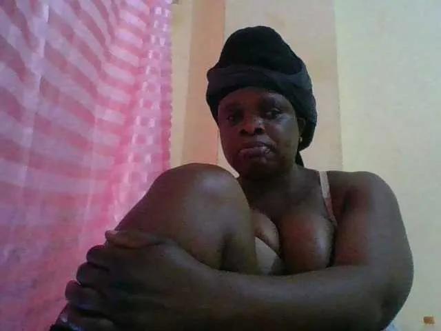 bigboobies2 on BongaCams 