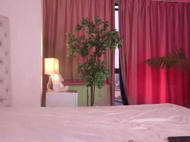 ChicaOra on BongaCams 