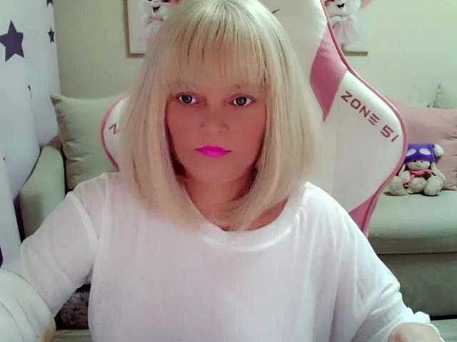 ChristieRoses on BongaCams