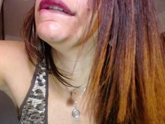 danielle-rose on BongaCams