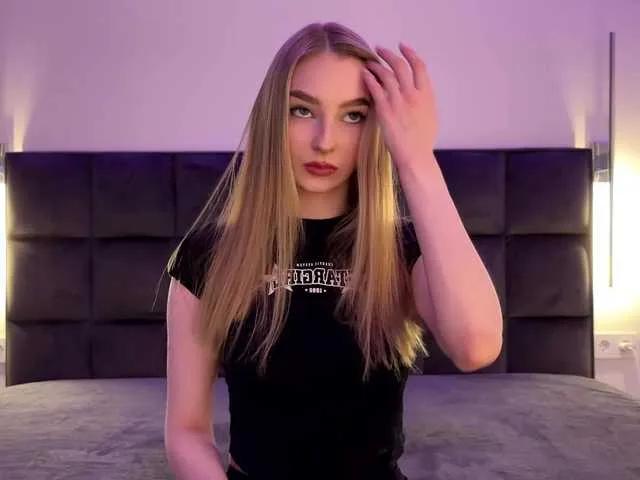 DiamondLily — 10 Tokens (+1 point) ^.^ Support me in the contest! It turns me on when you are generous, bold, and play by the rules. I love it when you say what you want and slowly warm me up in chat...