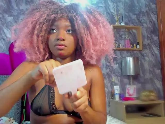 EMMAPARIS on BongaCams 