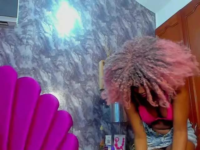 EMMAPARIS on BongaCams 