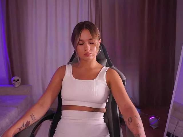 HellyPaw on BongaCams 