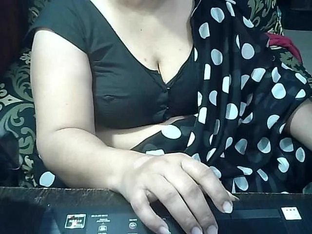 Indianbhabhimilf40 on BongaCams 