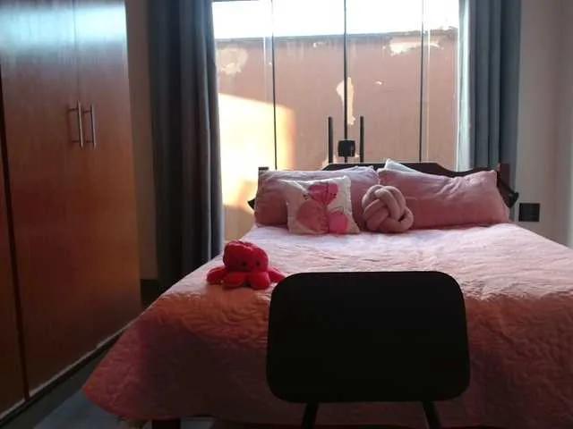 Jussara-Milf on BongaCams 