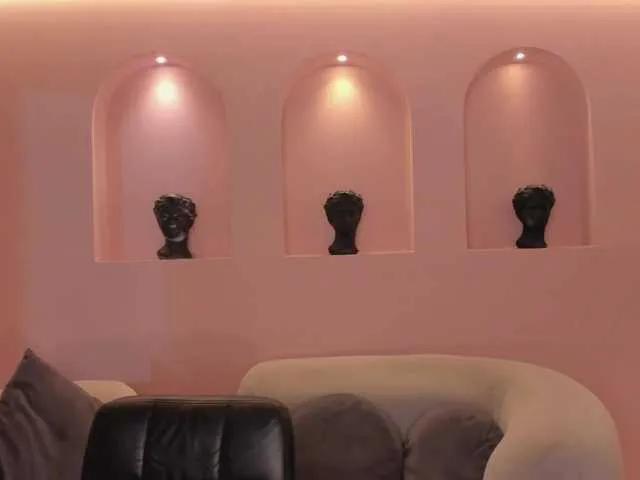 LelaWest on BongaCams 