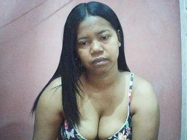 lesly11 on BongaCams