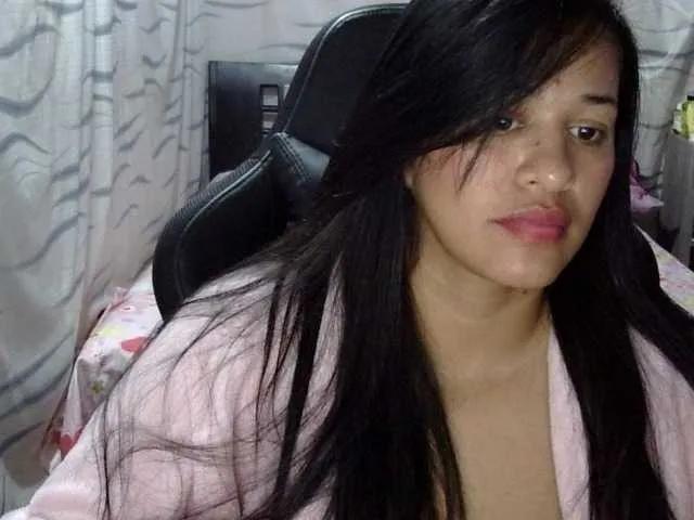 Letty33 on BongaCams 