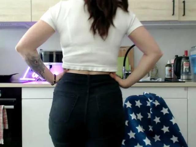 LorennePlay — I love flirty conversations, dressing up in cute outfits, and exploring new fantasies. Late-night chats, a little spoiling, and keeping things exciting always make me smile!