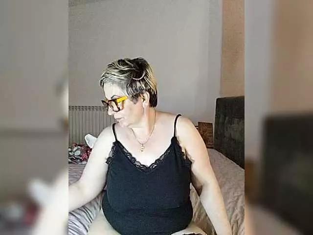 LuanaSexxxy on BongaCams