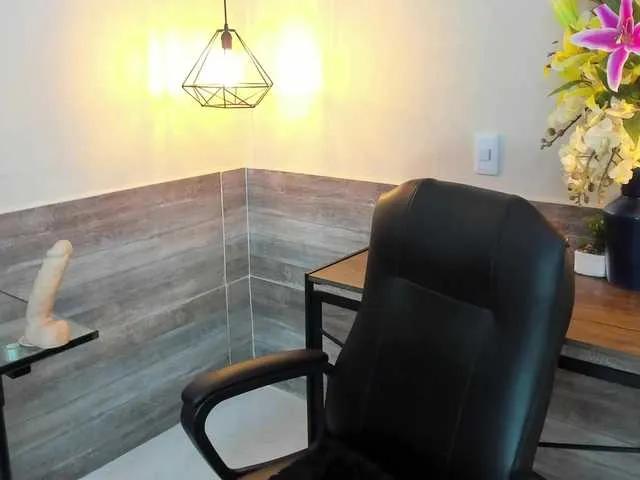 LussieWillow on BongaCams