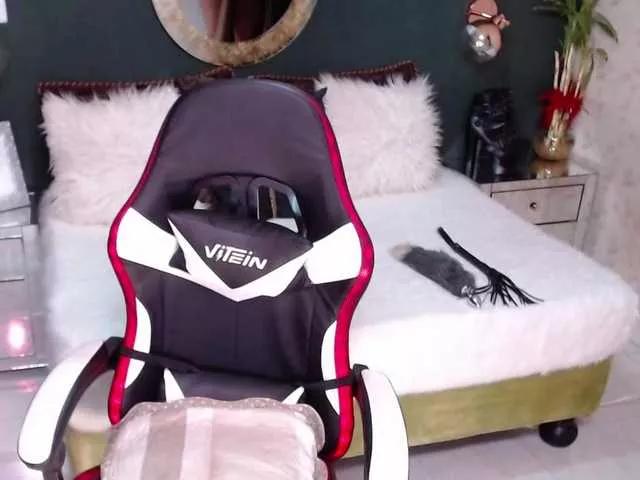 MadikeyHappy on BongaCams