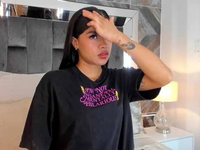 NaylaGrey — I'm really turned on by generous and uninhibited men. Do you want to know how hot I can be with you tonight? 