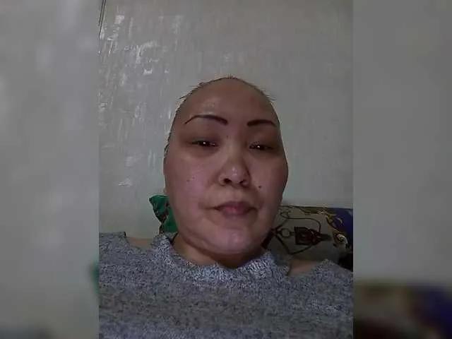 Qweentis on BongaCams 