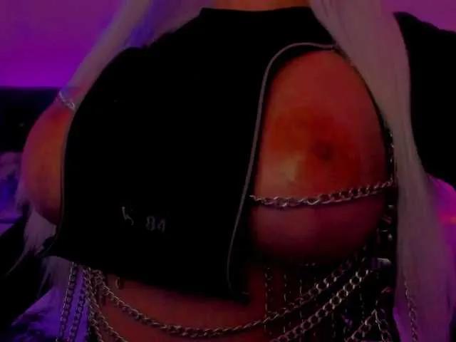 SashaBlue on BongaCams 