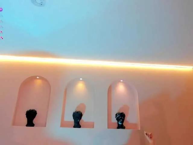 TaraLawrence on BongaCams