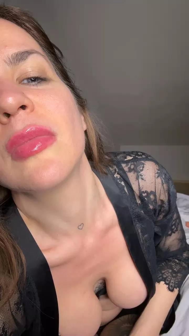 Rebellerotica on Cam4 