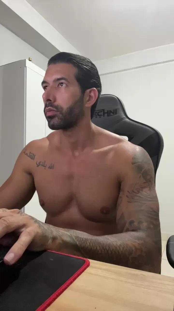 Saradoalto23 on Cam4 