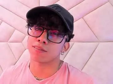 akazaboy on Chaturbate 