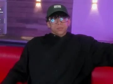 akazaboy on Chaturbate 