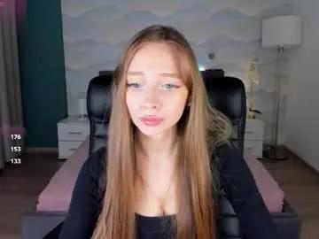amy_vayne — Show tongue [16 tokens left] Cutie girl wants your attention meow :3 #teen #lovense #feet #18 #shy
