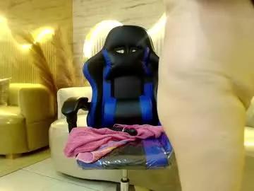 mariehw_r on Chaturbate