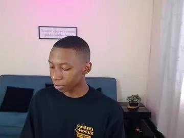 miiloo18 on Chaturbate 