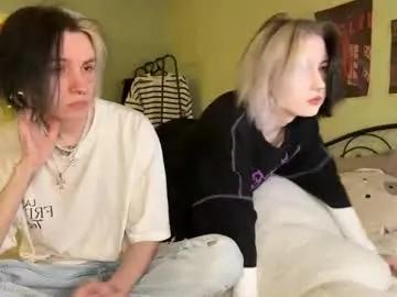 veryraretwins on Chaturbate