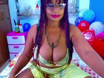 wethotass — Welcome guys!! enjoy #ebony #latina #milf #lovense #bigass #bigtits horny n ready 2 fuck my pussy in PVT!! C2C is welcome Lovense is ON!! each goal make me masturbate :) [128 tokens remaining]