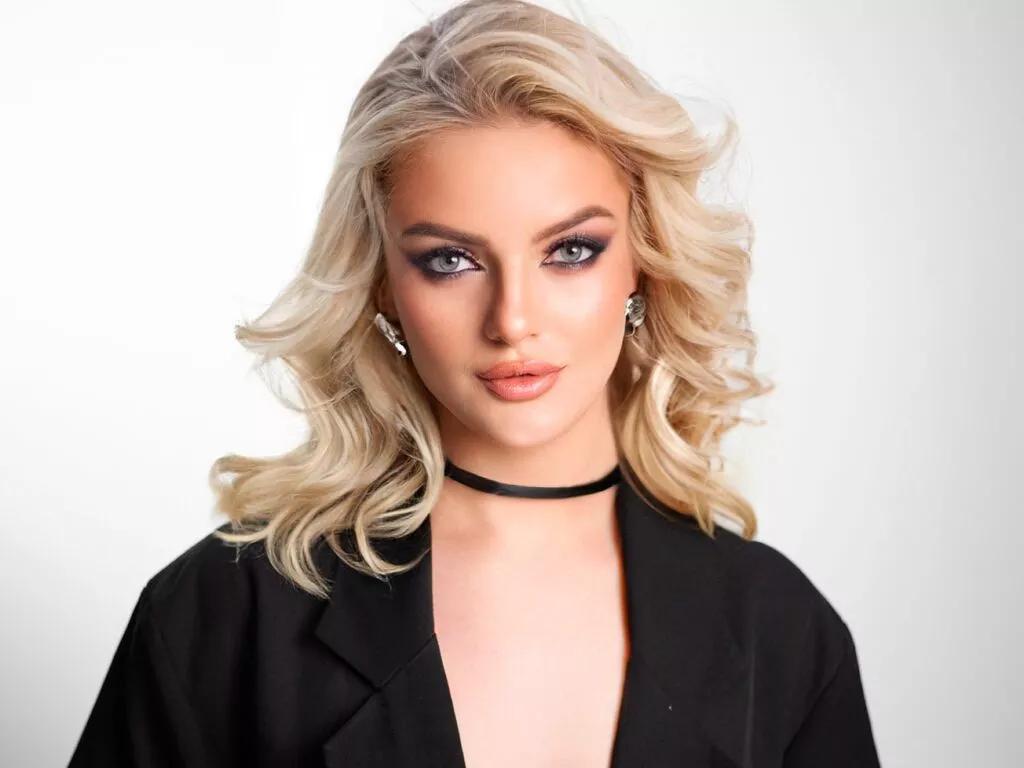 ViviennePower's avatar