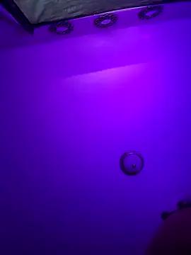 1n0nlythroat on StripChat 