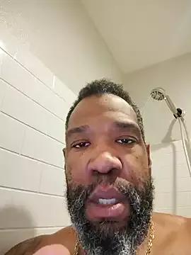 3prettyboy3 — get naked in jacuzzi