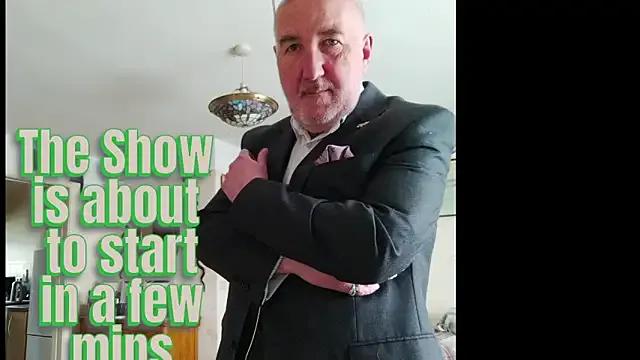 Adamdaddybear on StripChat 