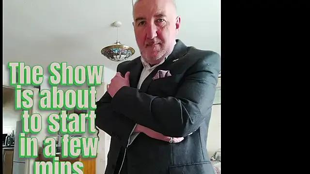 Adamdaddybear on StripChat 