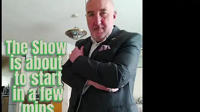 Adamdaddybear on StripChat 