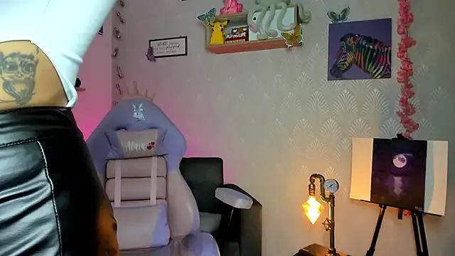 Alaia_Love77 on StripChat 