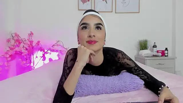 alana_111 on StripChat 