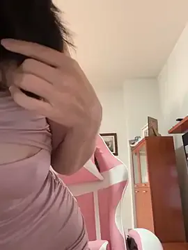 AlanaRius18 on StripChat