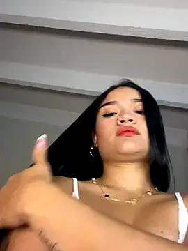 Alanasole on StripChat 