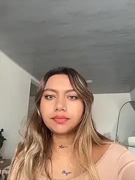 amanda-medrano1 on StripChat 