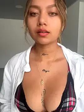 amanda-medrano1 on StripChat 