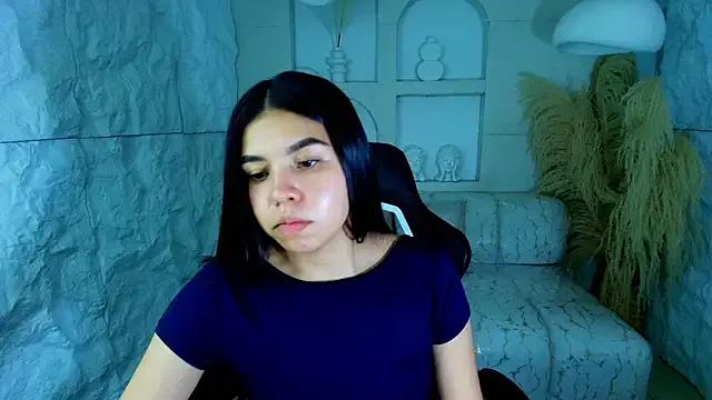 ambarina_r on StripChat 