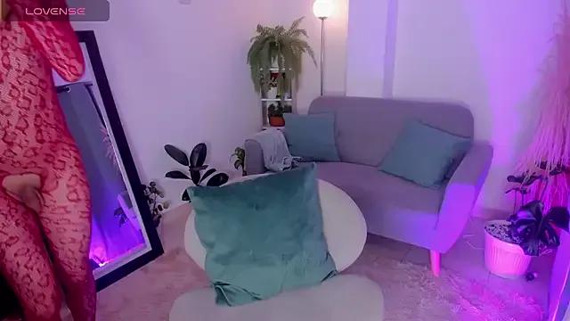 AnntoniaWood on StripChat 