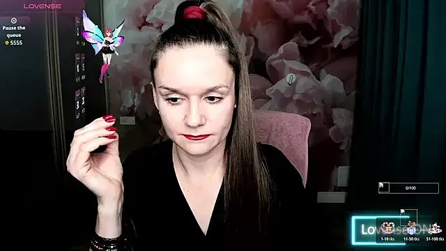 AriaGray on StripChat 