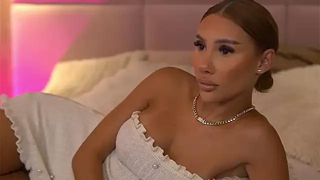 AvaHeath on StripChat 