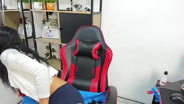 Avi_Thomsonn on StripChat