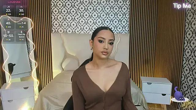 BEELLA_TAY1 on StripChat 